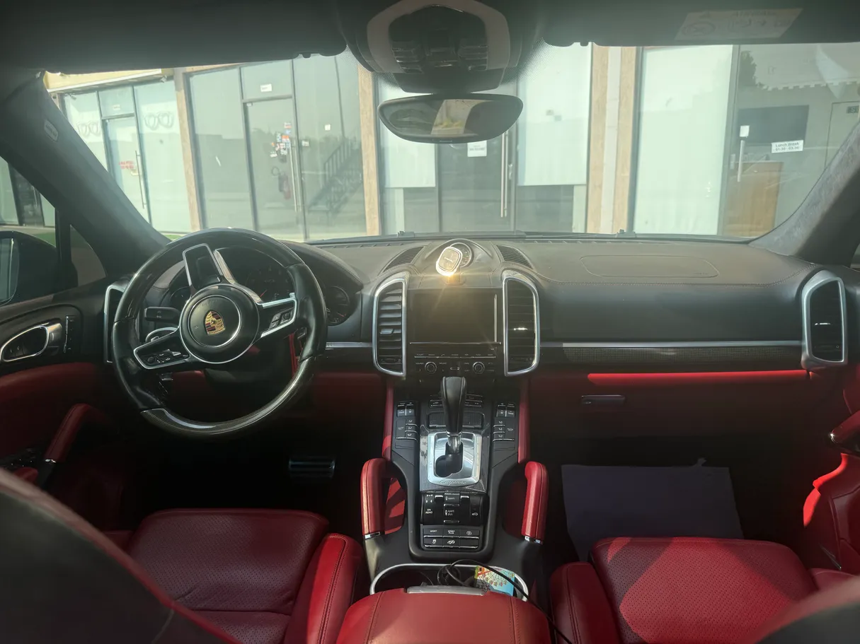 Car image 7