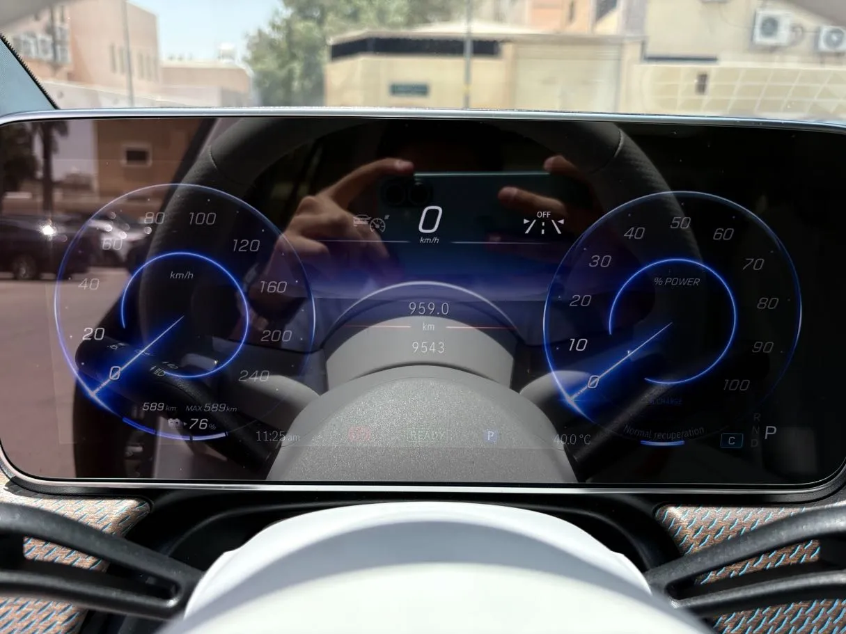 Car image 23
