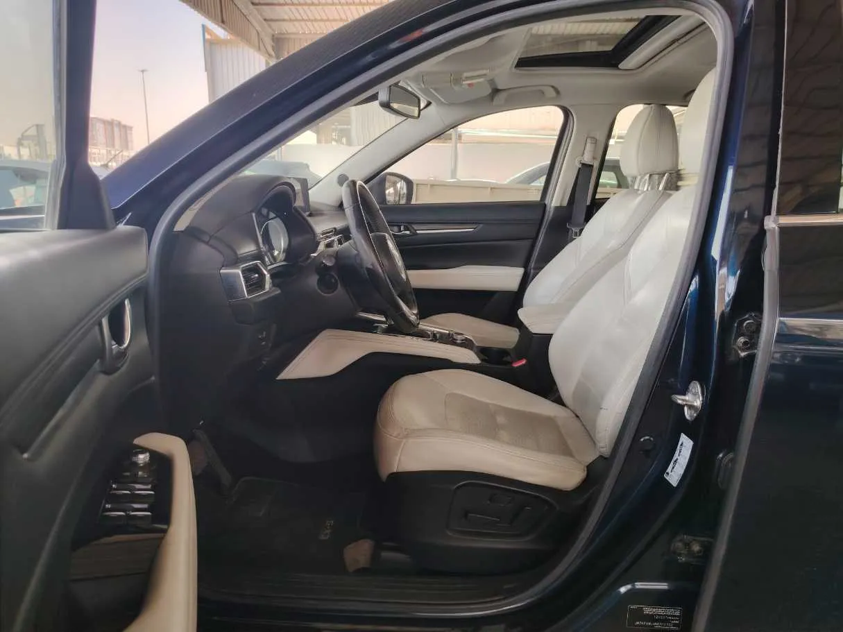 Car image 13