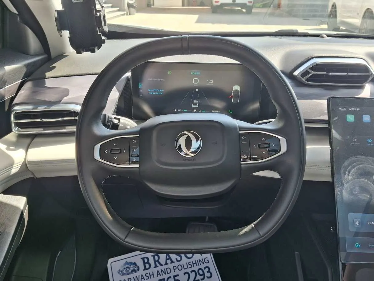 Car image 16