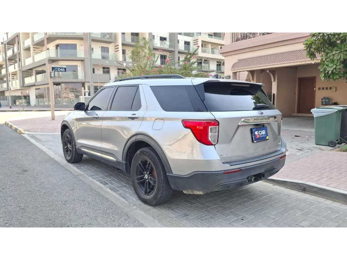 Car image 7