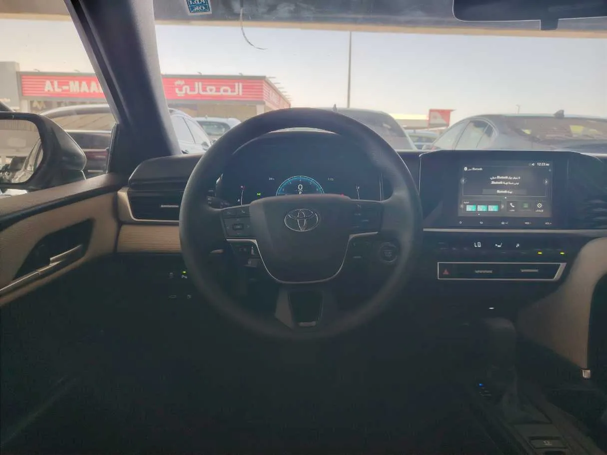 Car image 26