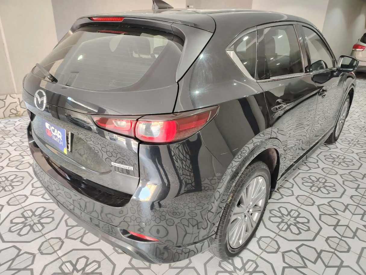Car image 5