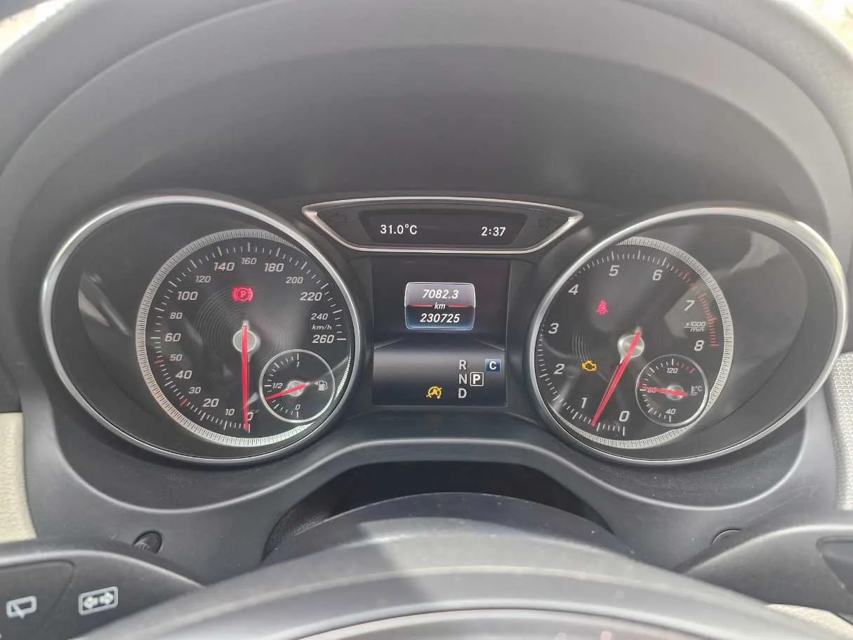 Car image 20