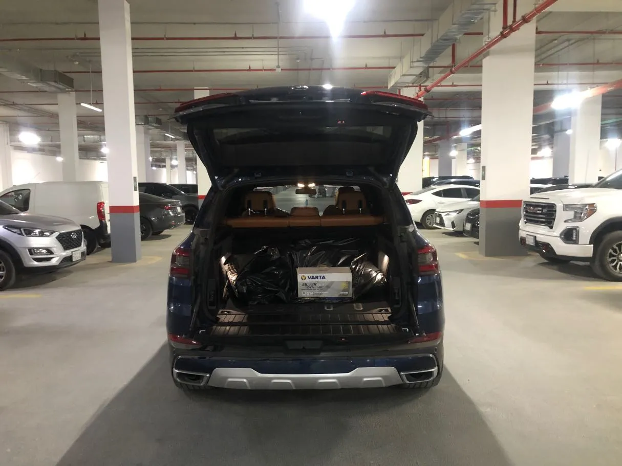 Car image 20