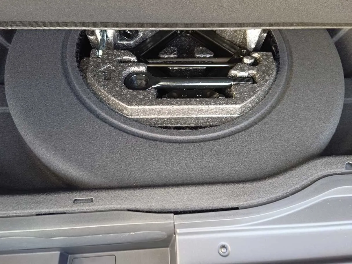 Car image 45