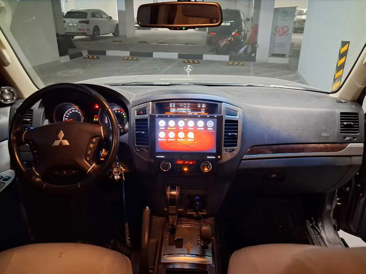 Car image 17