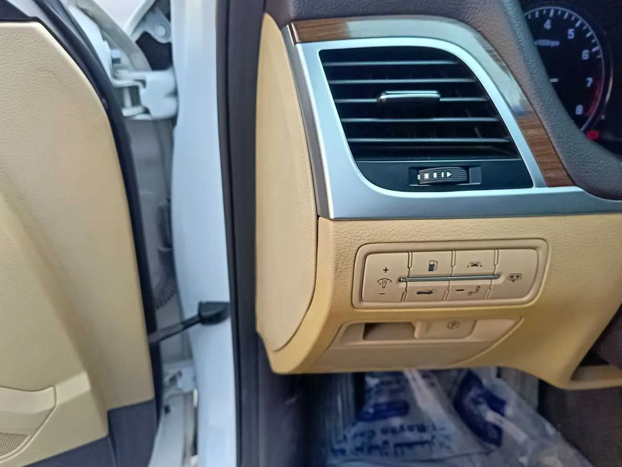 Car image 39
