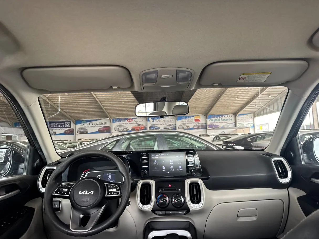 Car image 16
