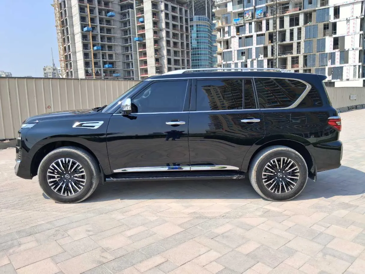 Car image 8