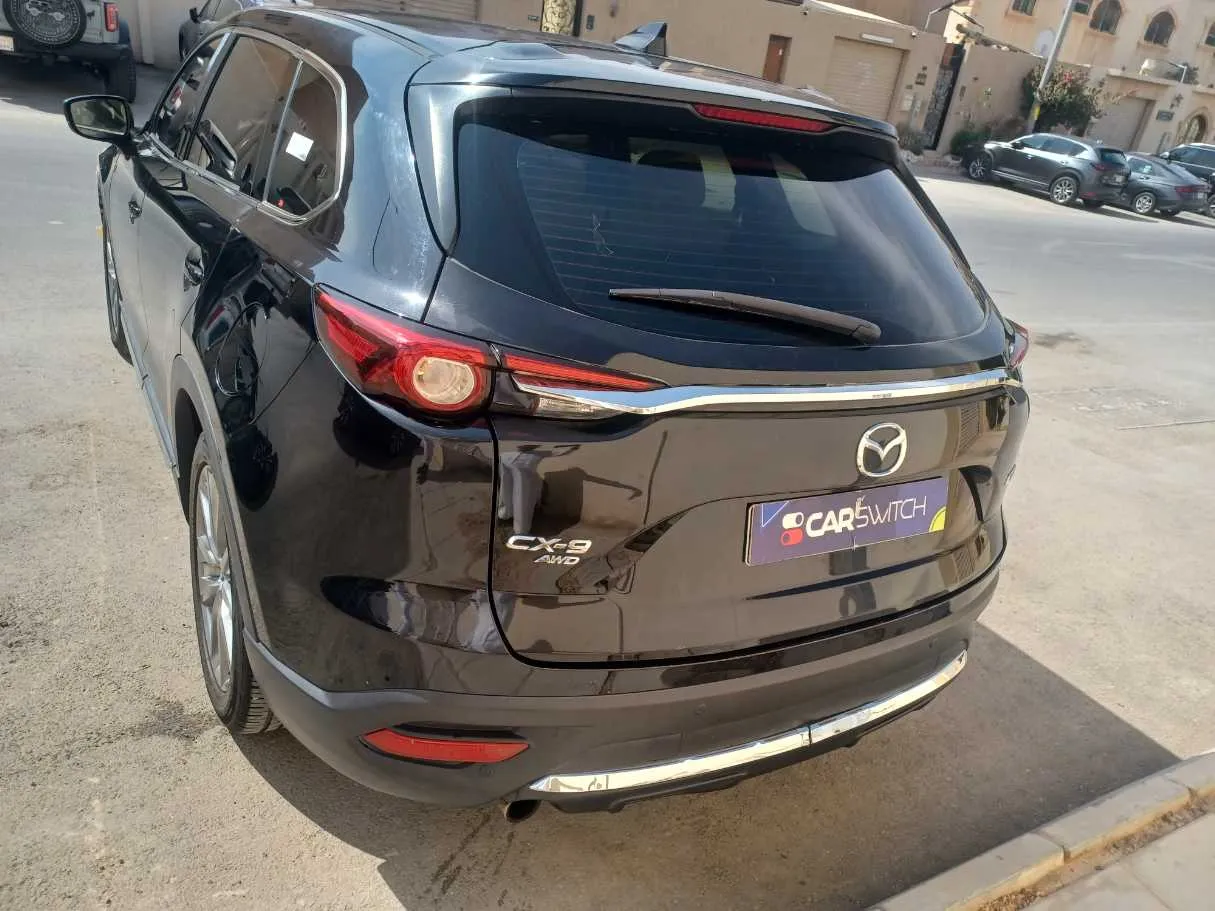 Car image 7