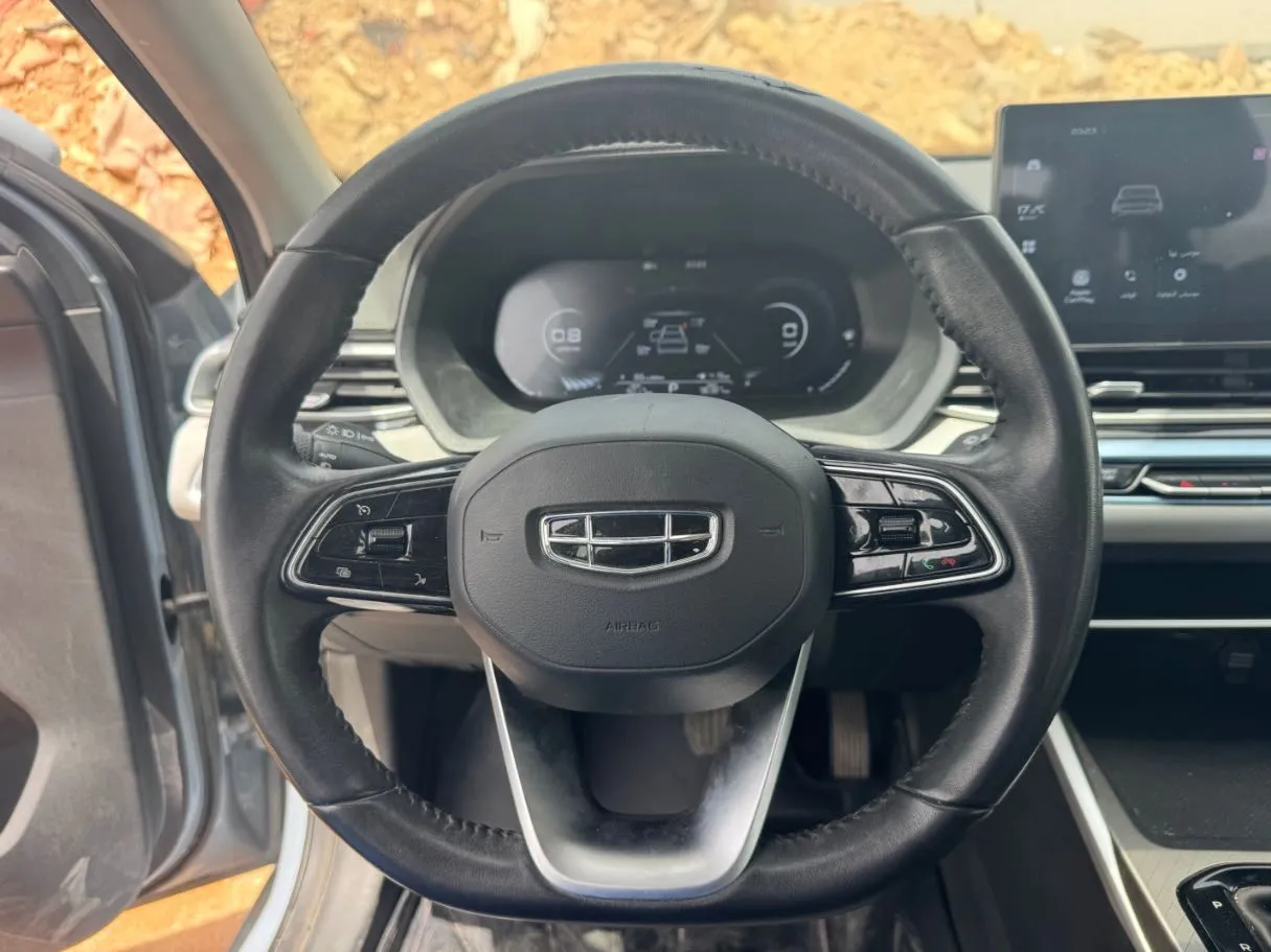 Car image 10