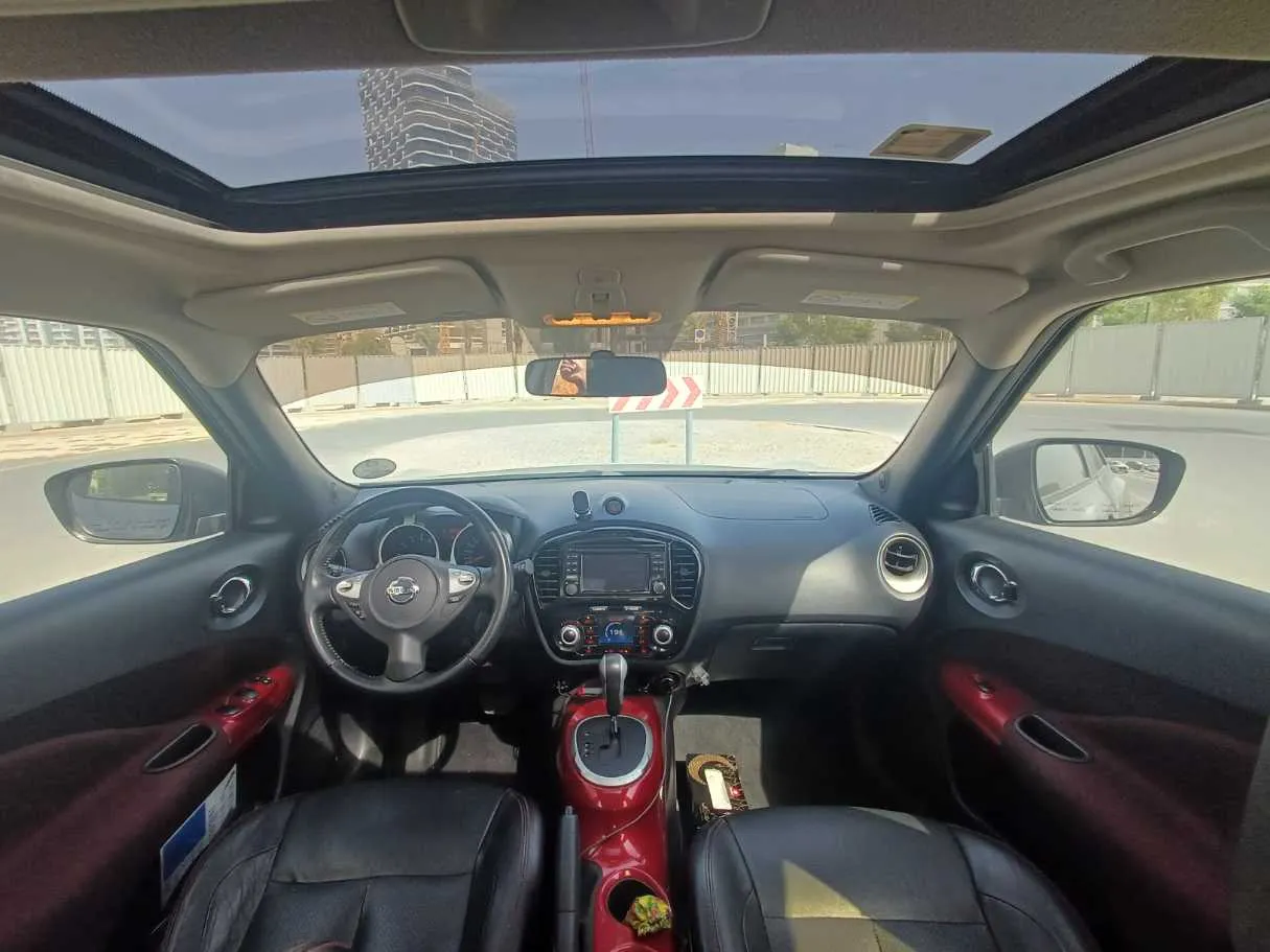 Car image 14