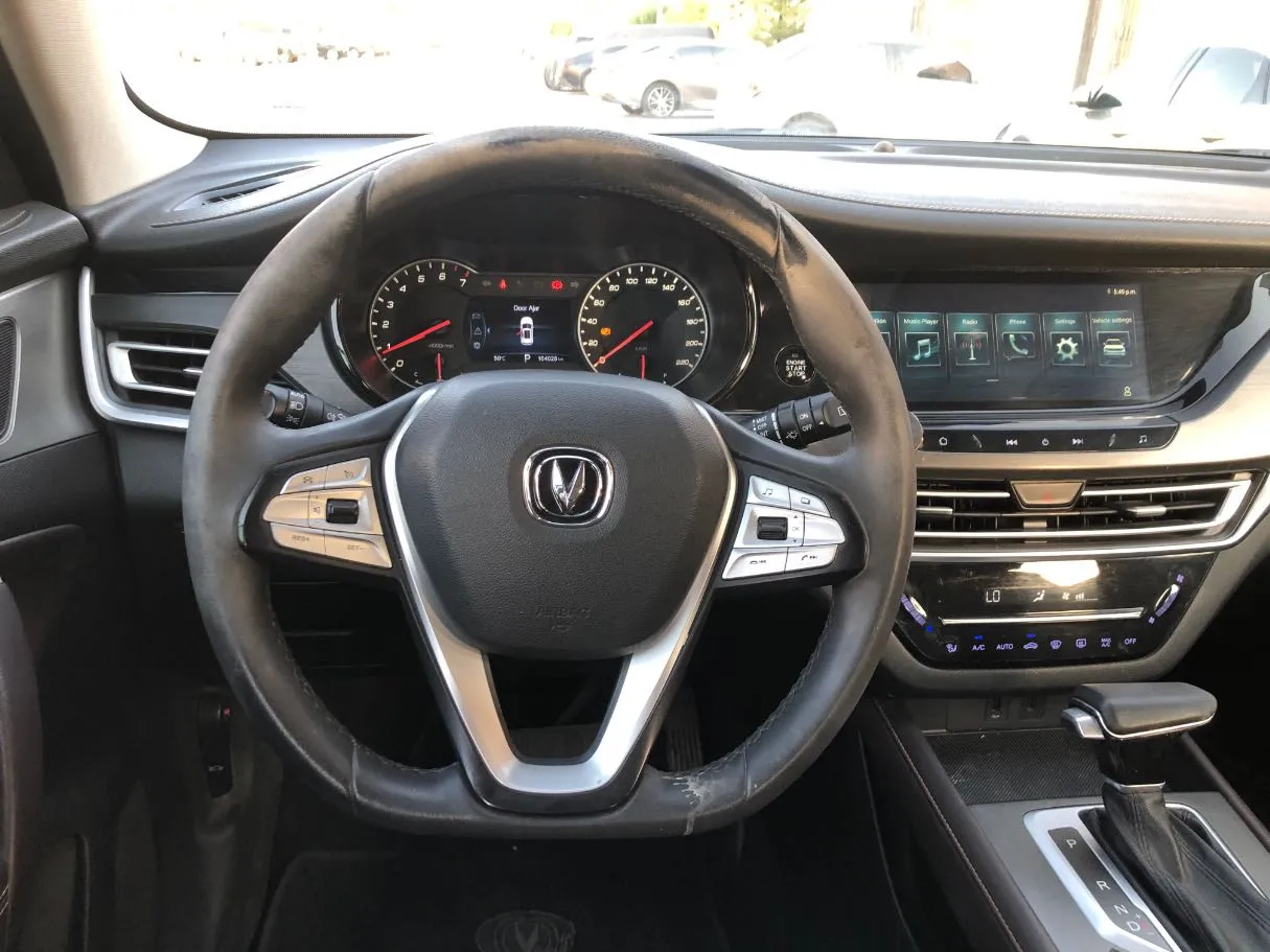 Car image 18