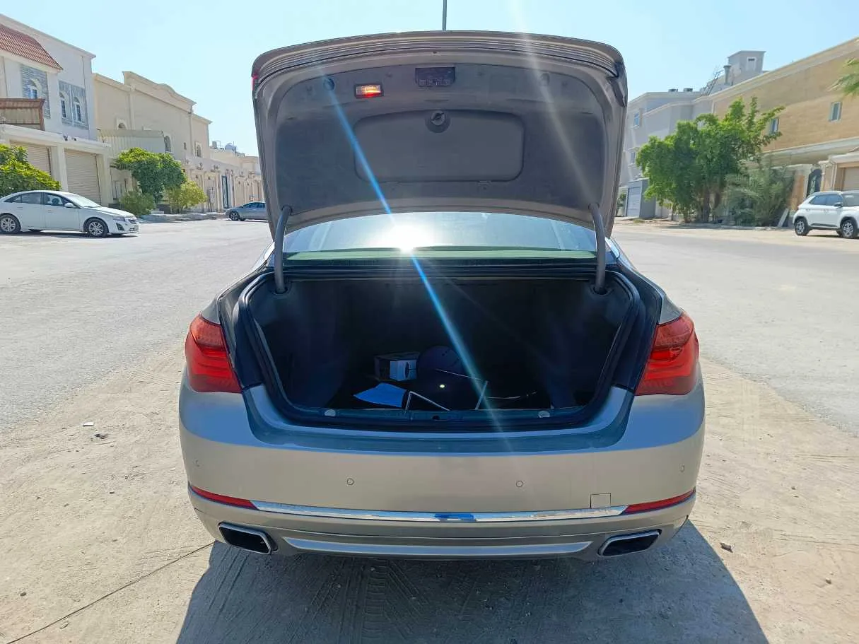 Car image 23