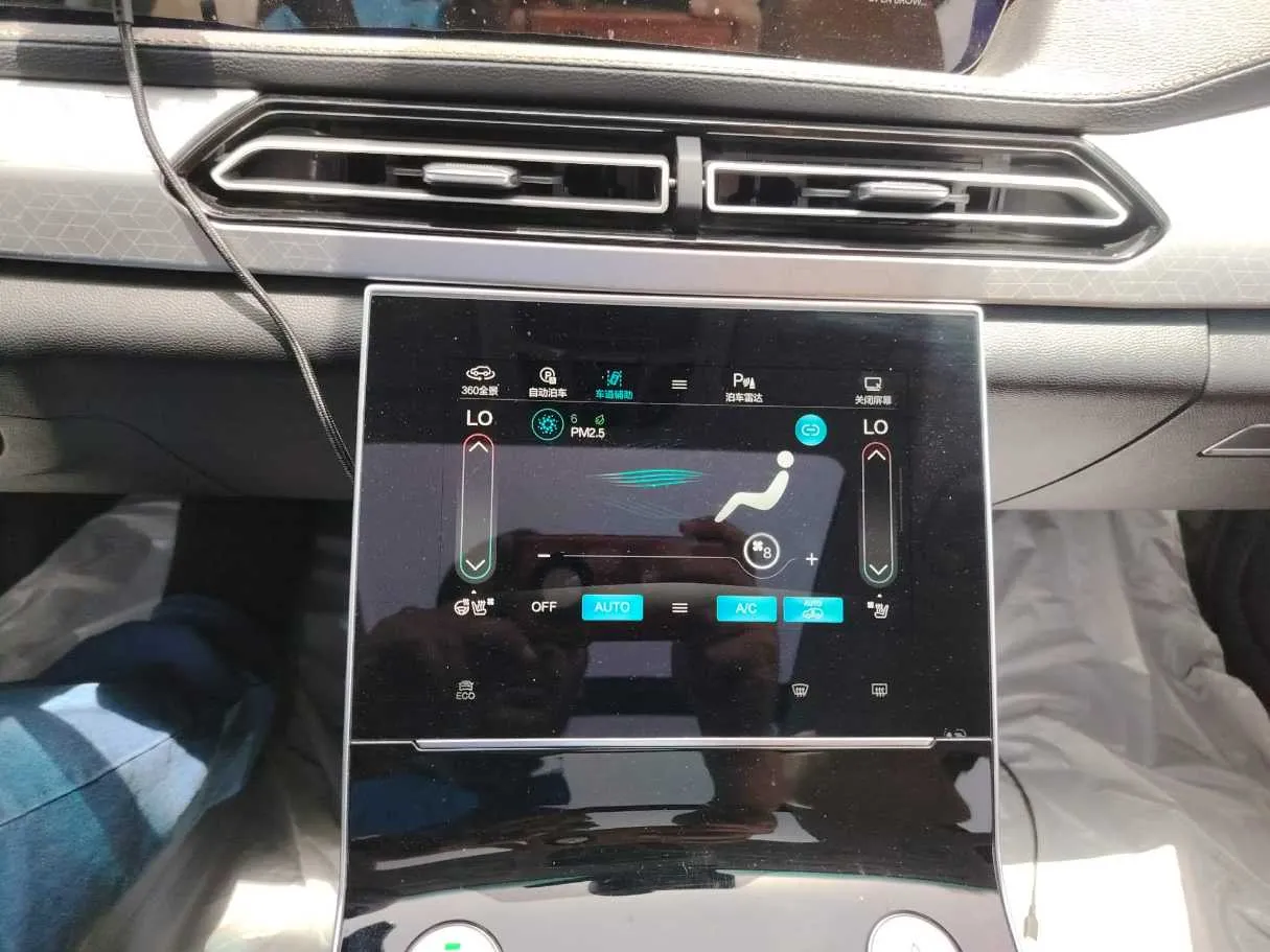 Car image 23