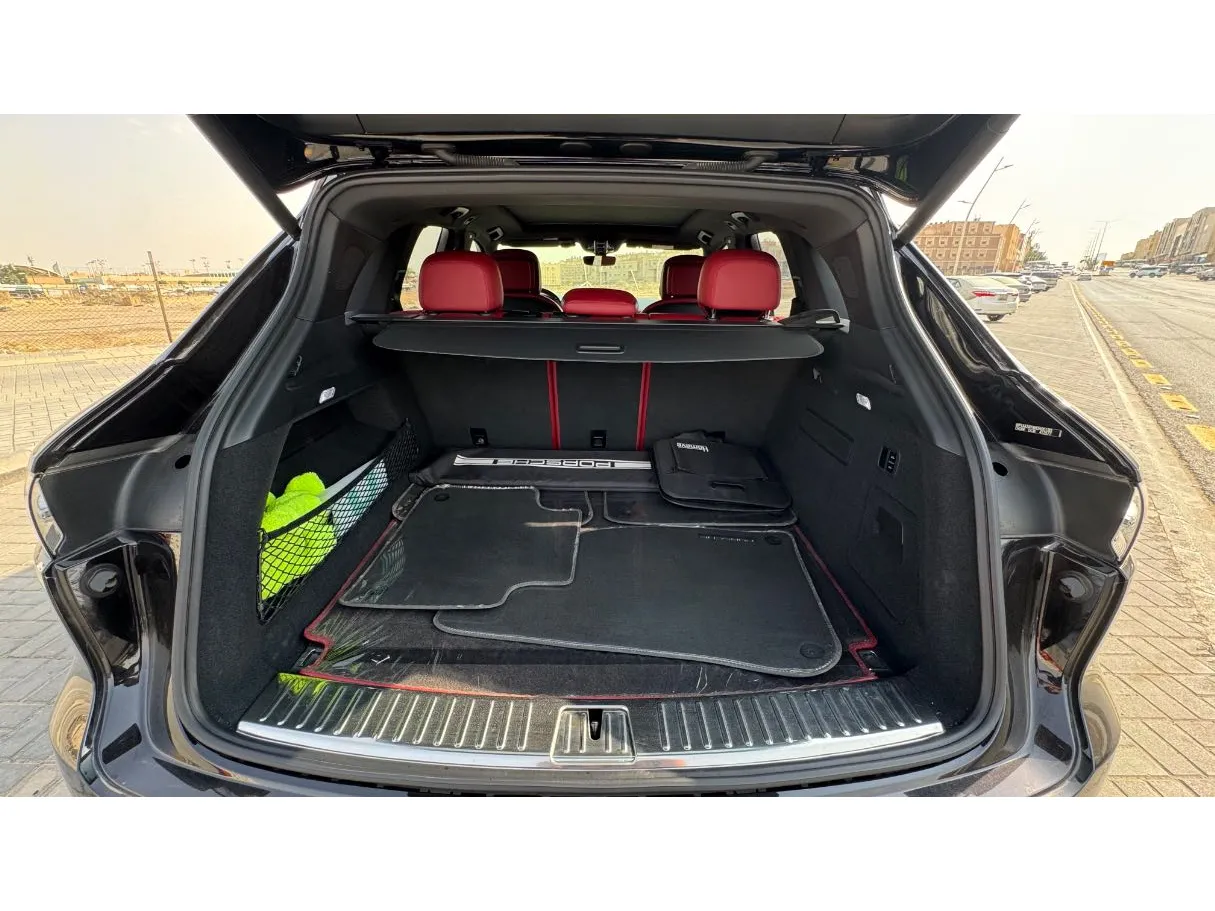 Car image 21