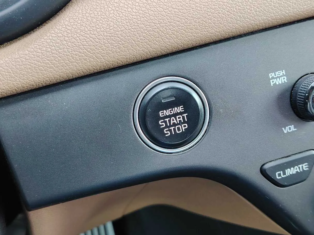 Car image 29