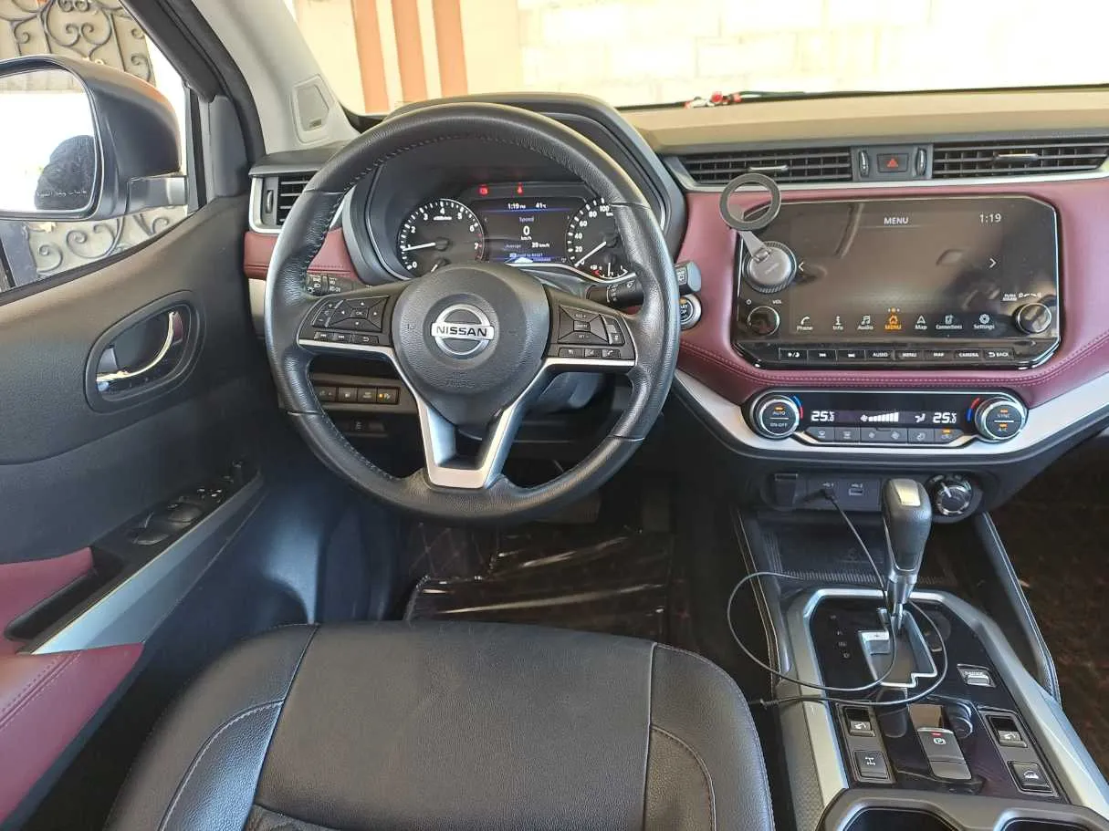Car image 16