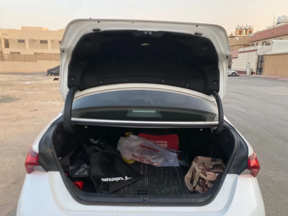 Car image 21