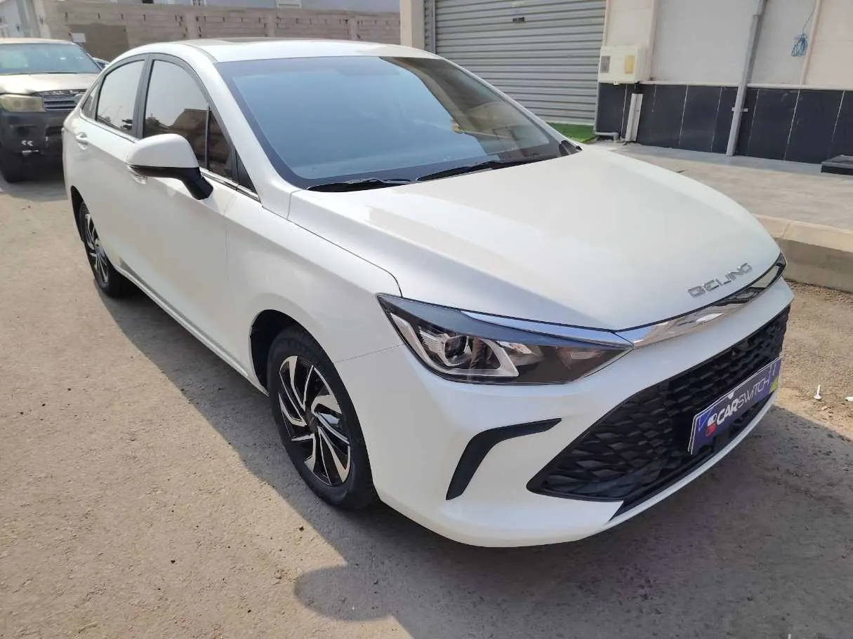 Car image 3