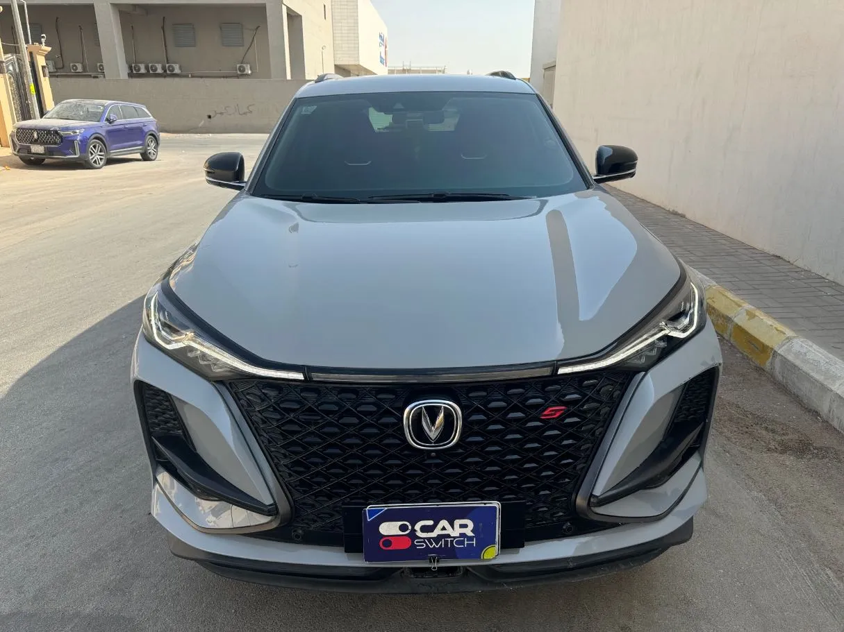 Car image 2