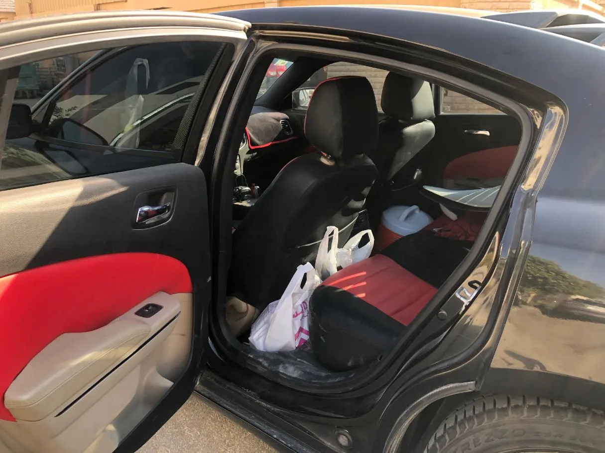 Car image 14