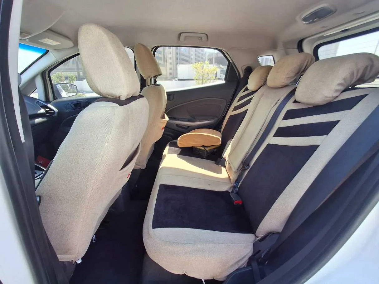 Car image 13