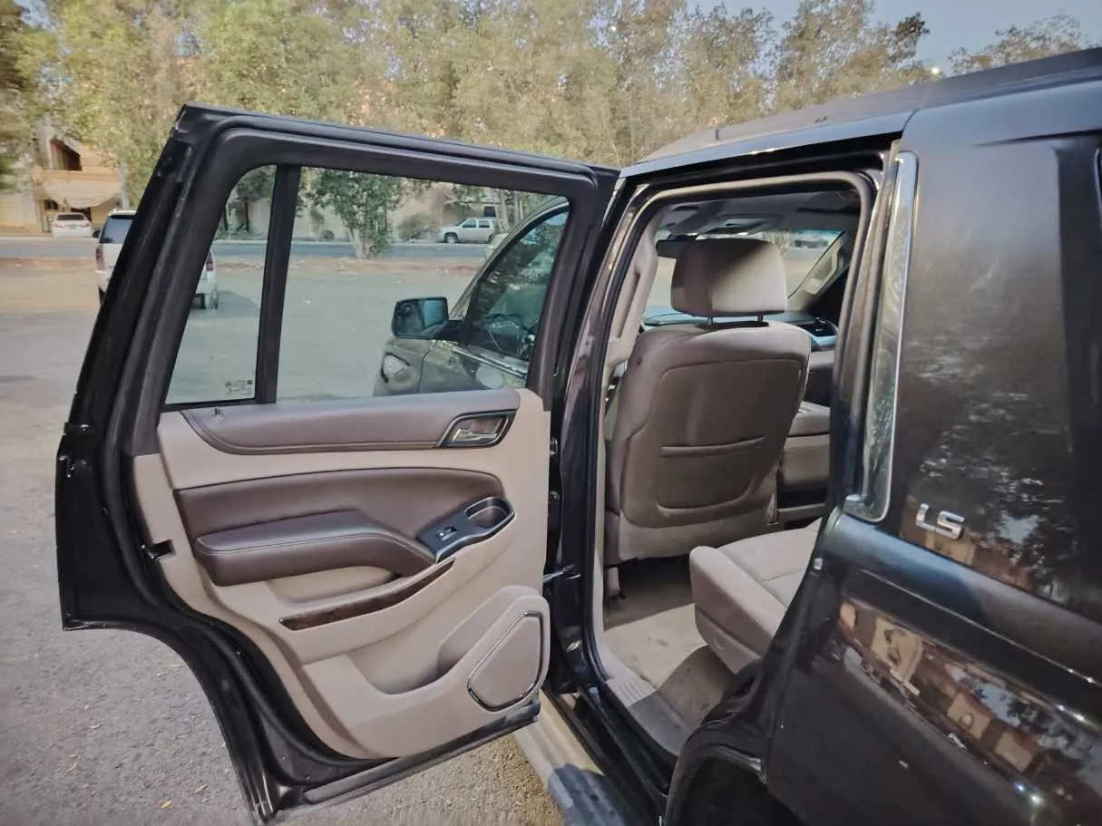 Car image 17