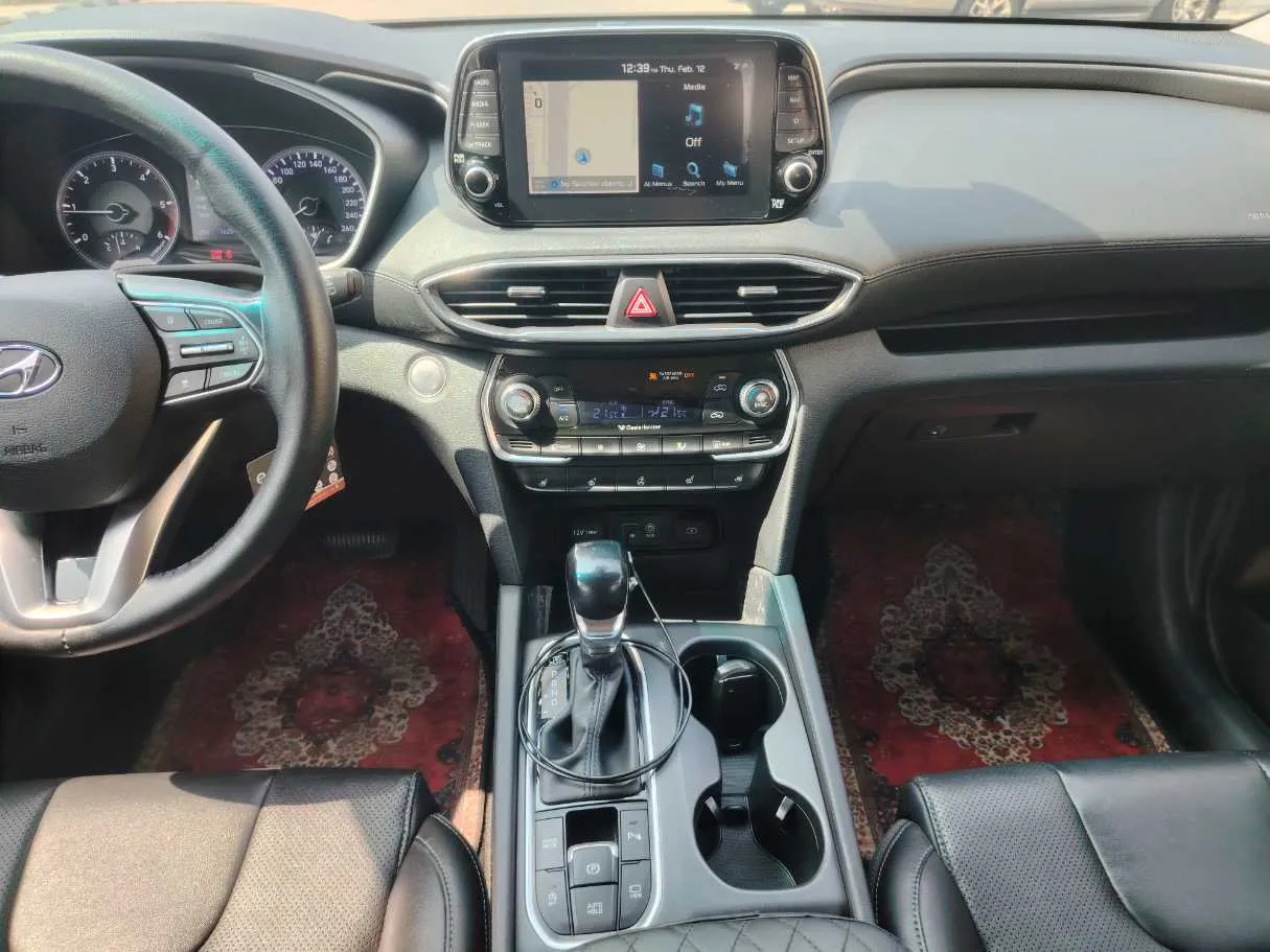 Car image 18