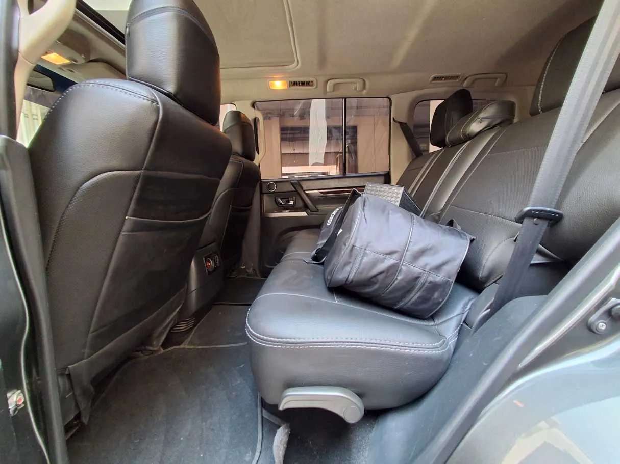 Car image 13