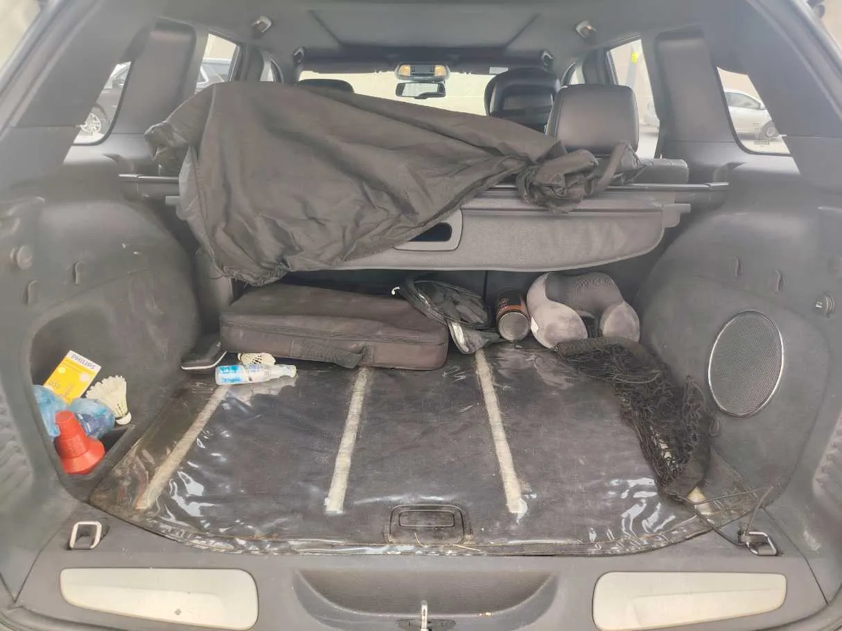 Car image 32