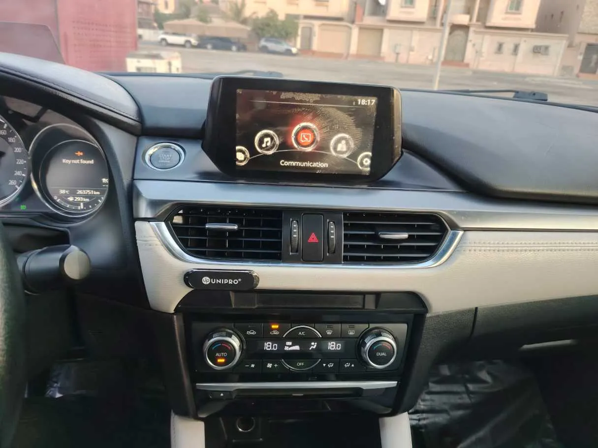 Car image 27