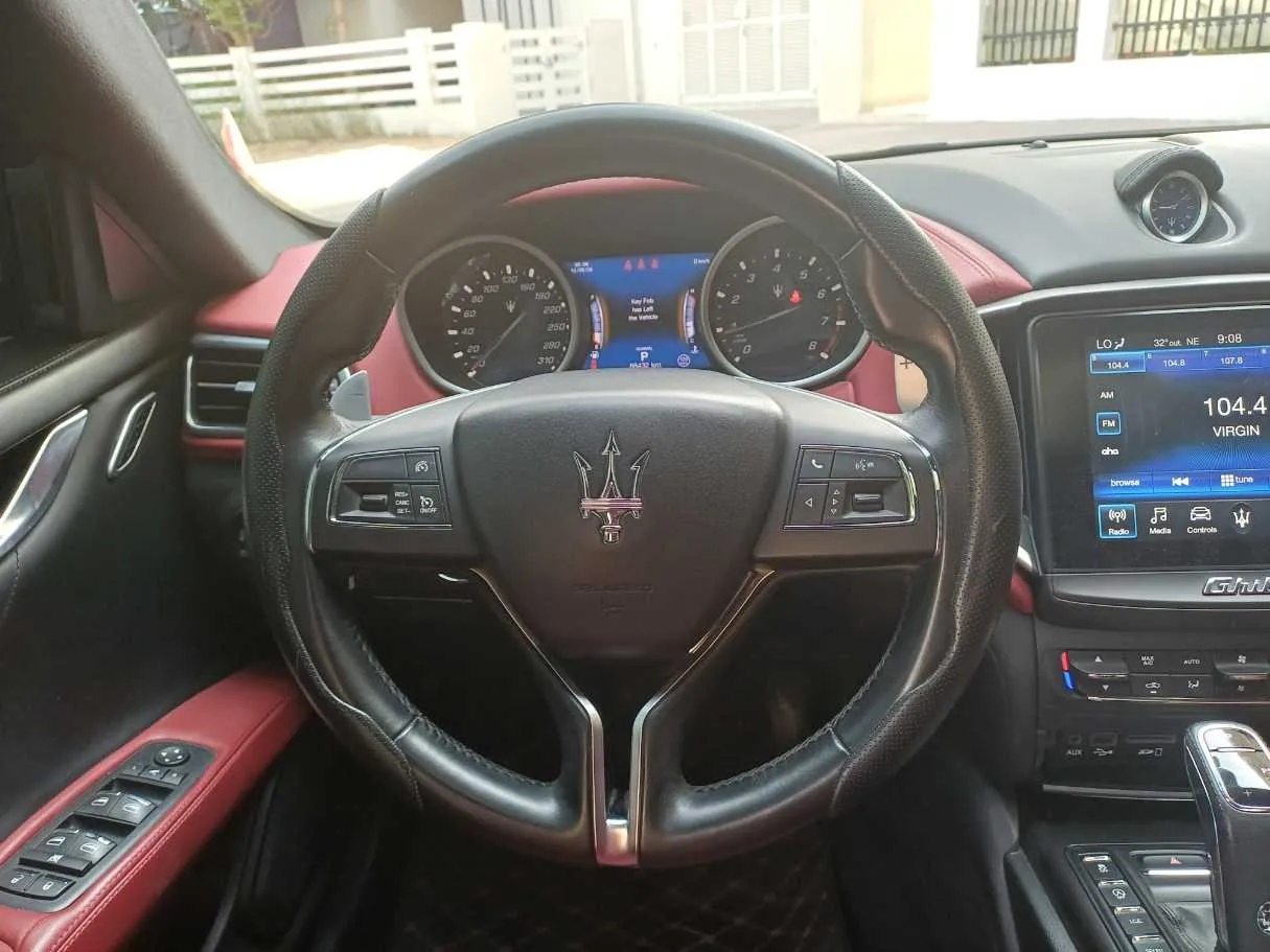 Car image 17