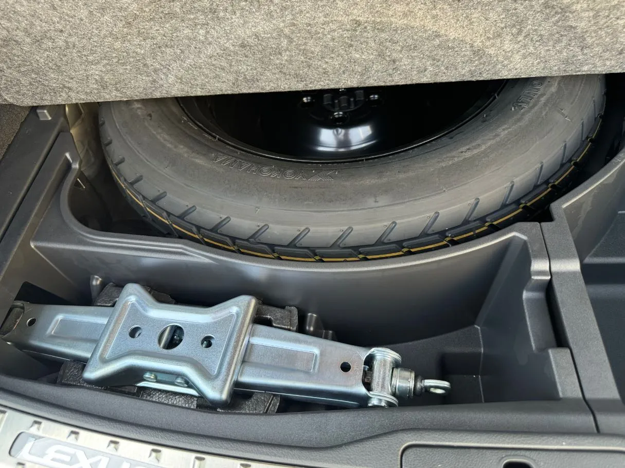 Car image 29