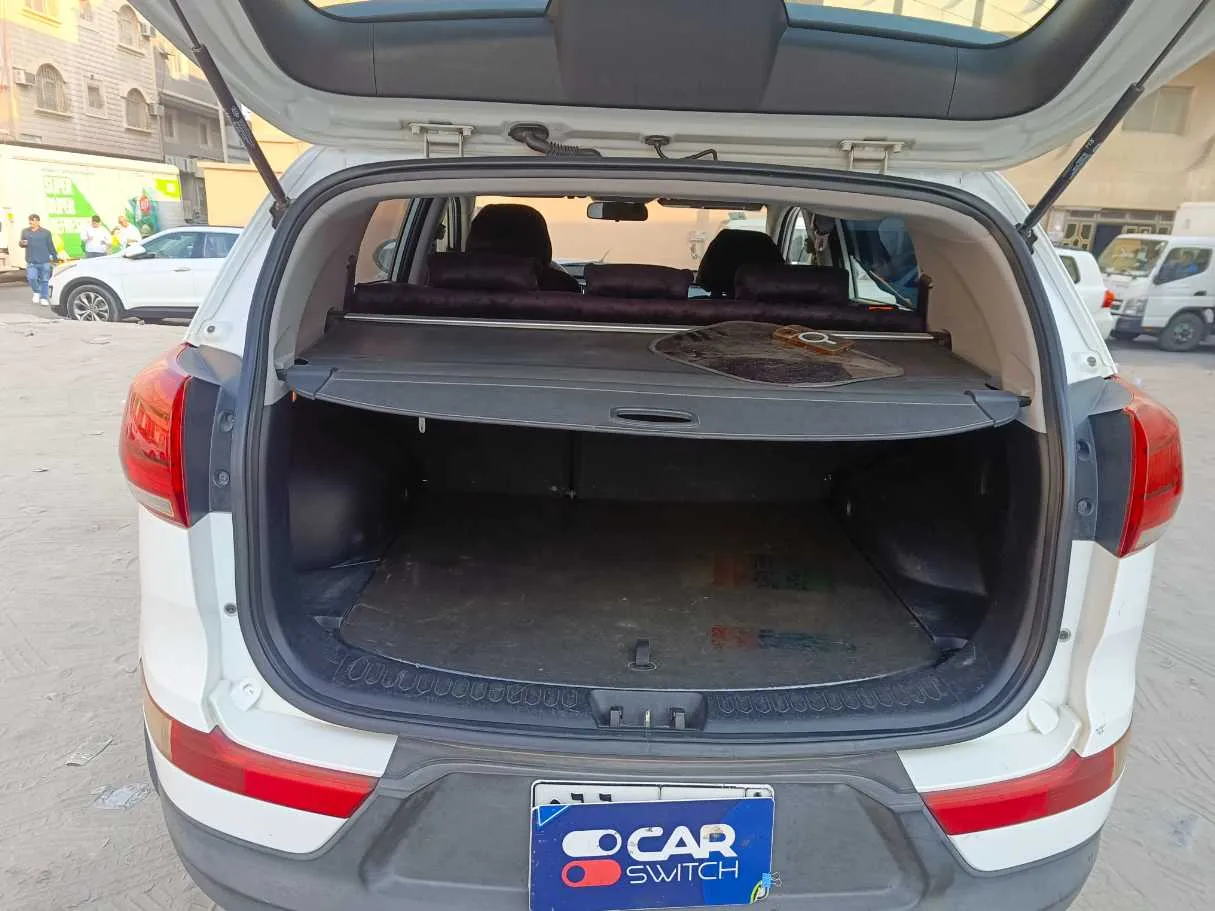 Car image 27