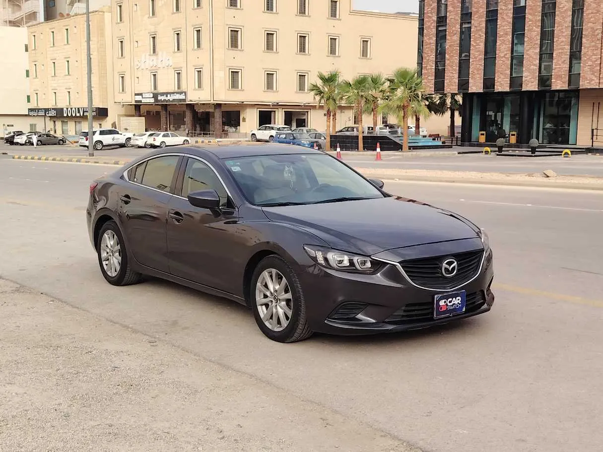 Car image 3