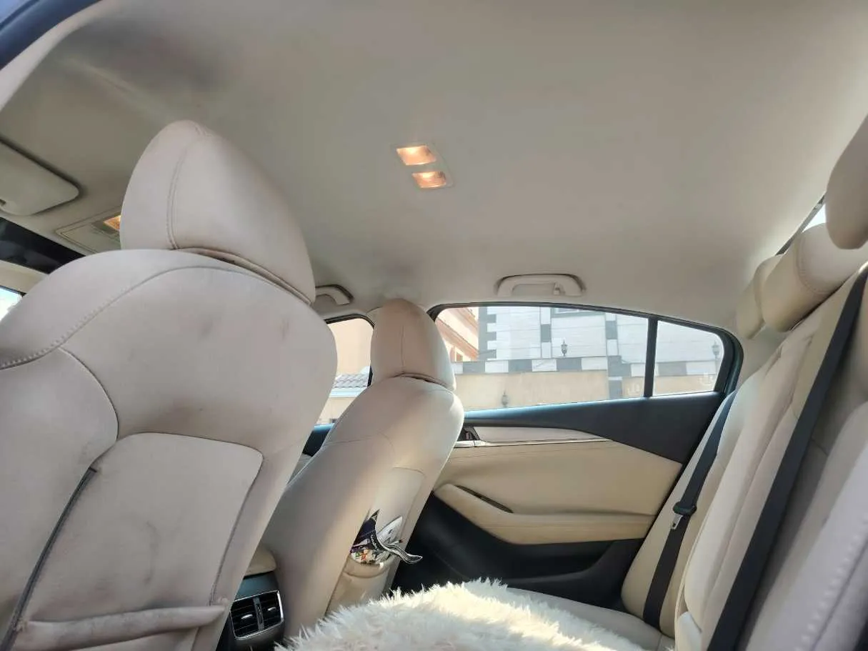 Car image 20