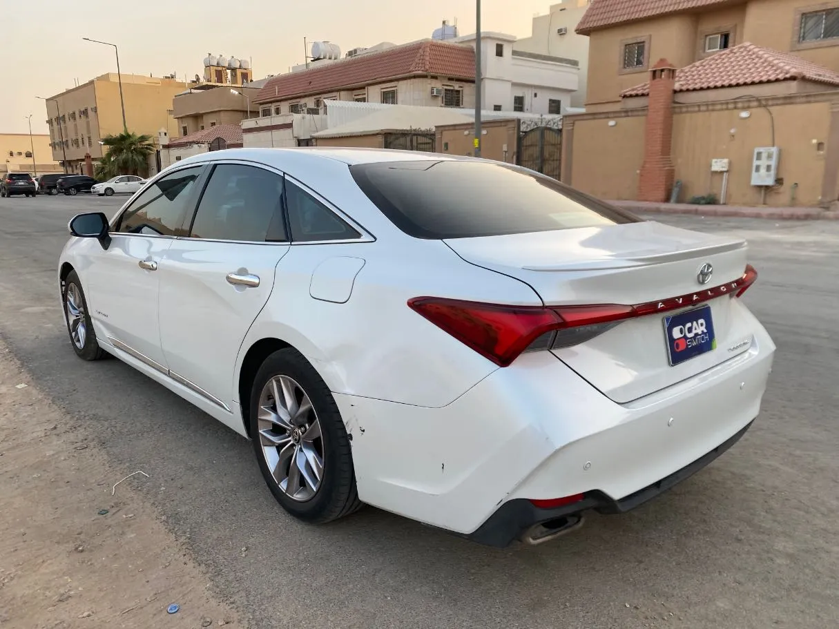 Car image 7
