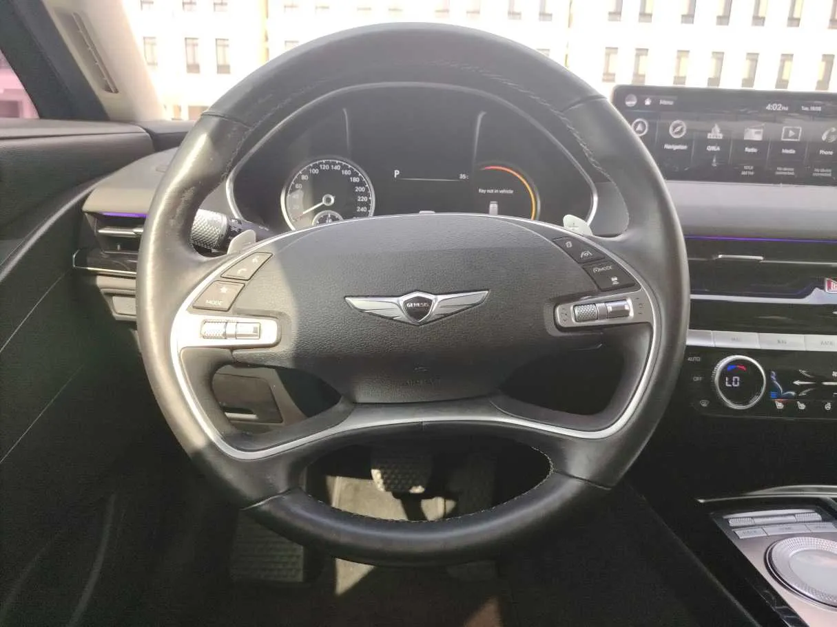 Car image 21