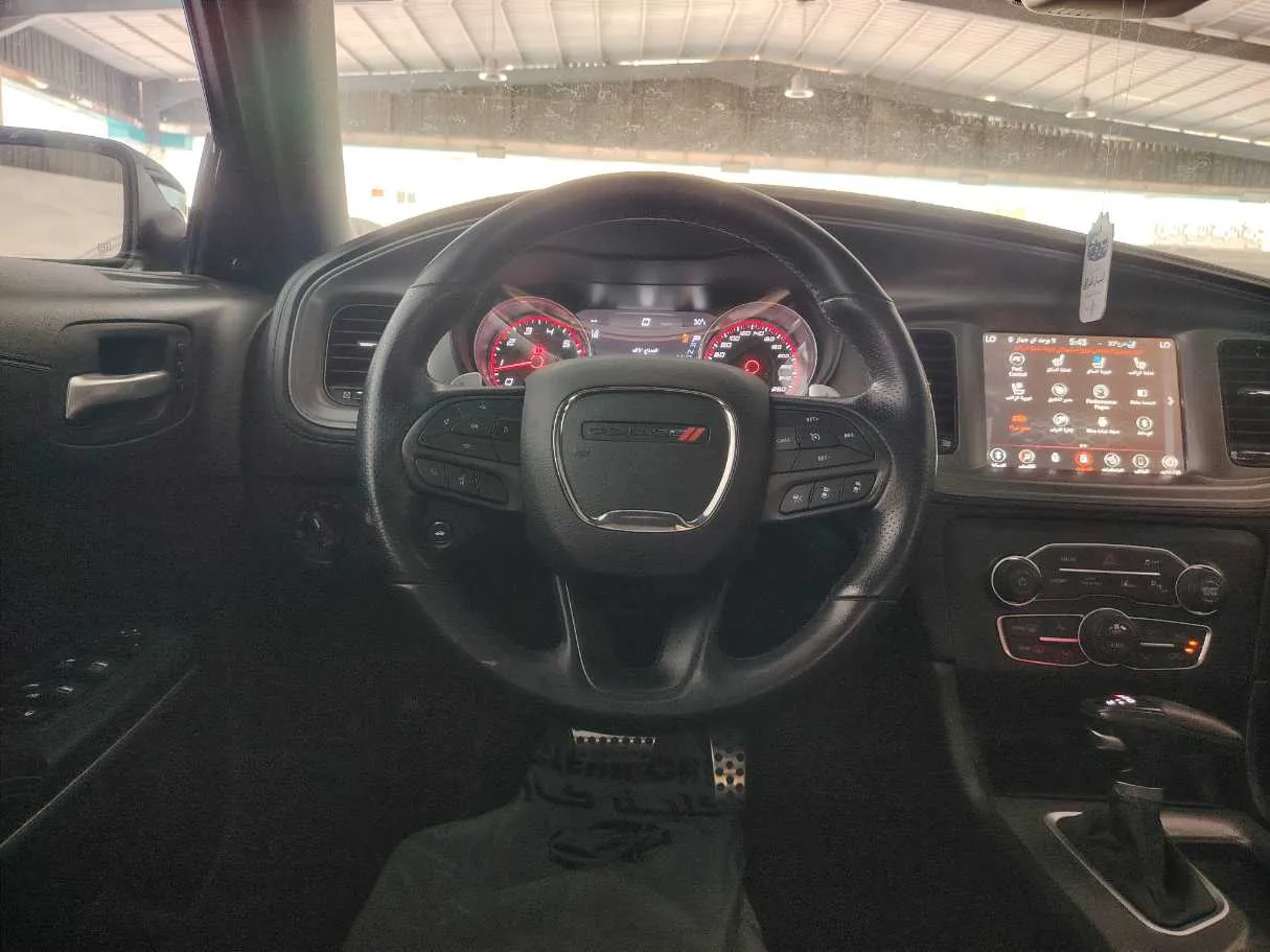 Car image 25