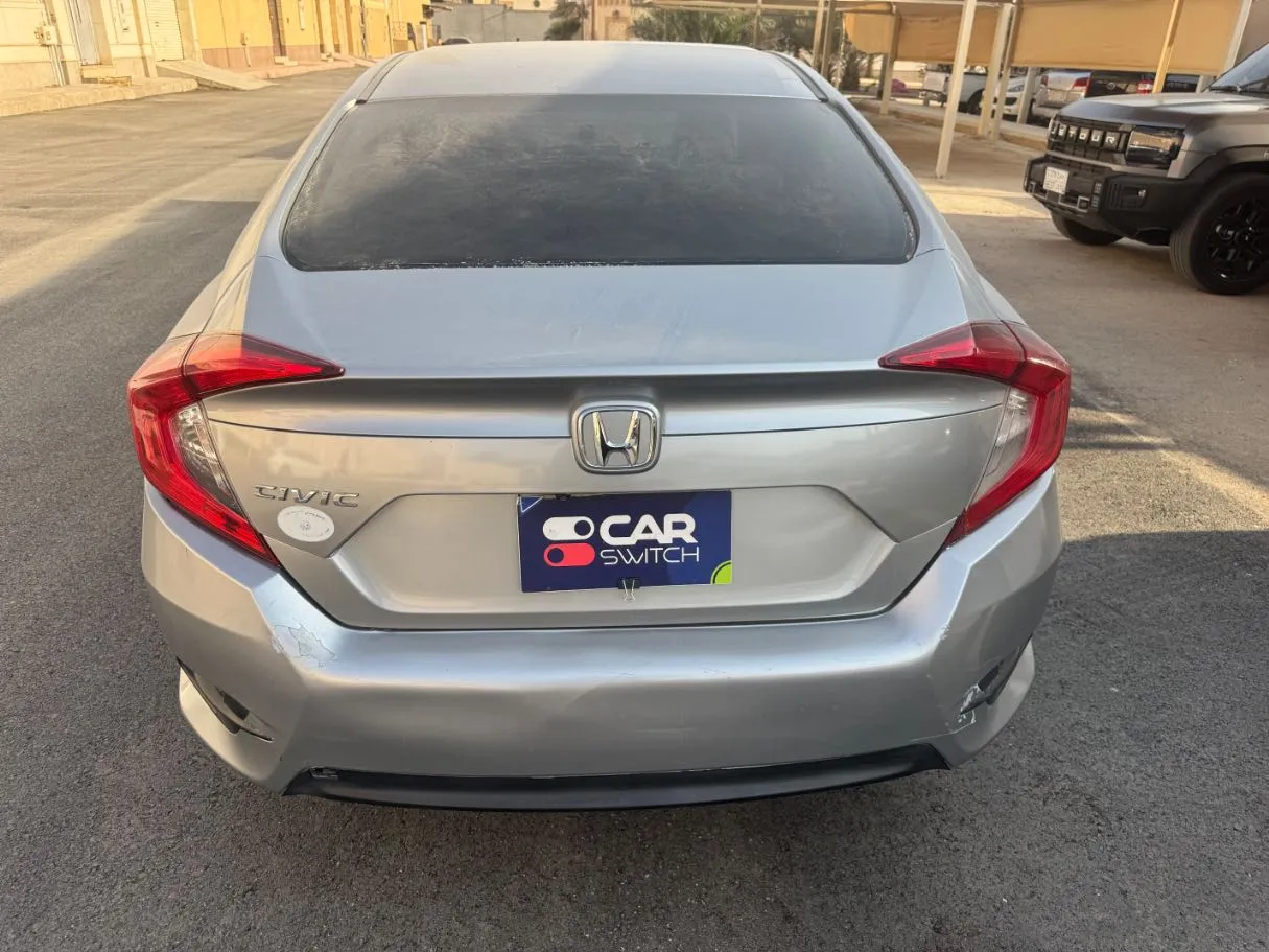 Car image 6