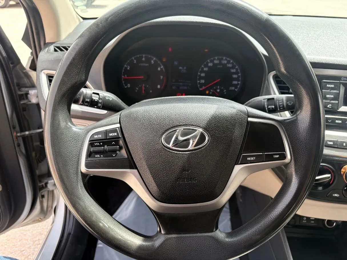 Car image 22