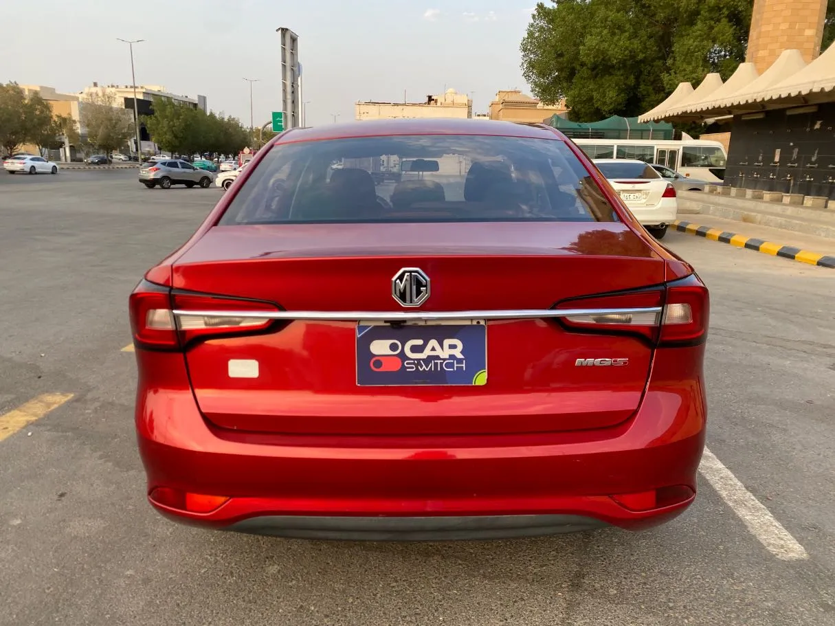 Car image 6