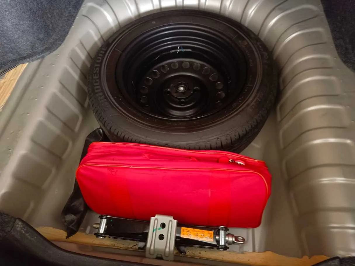 Car image 22