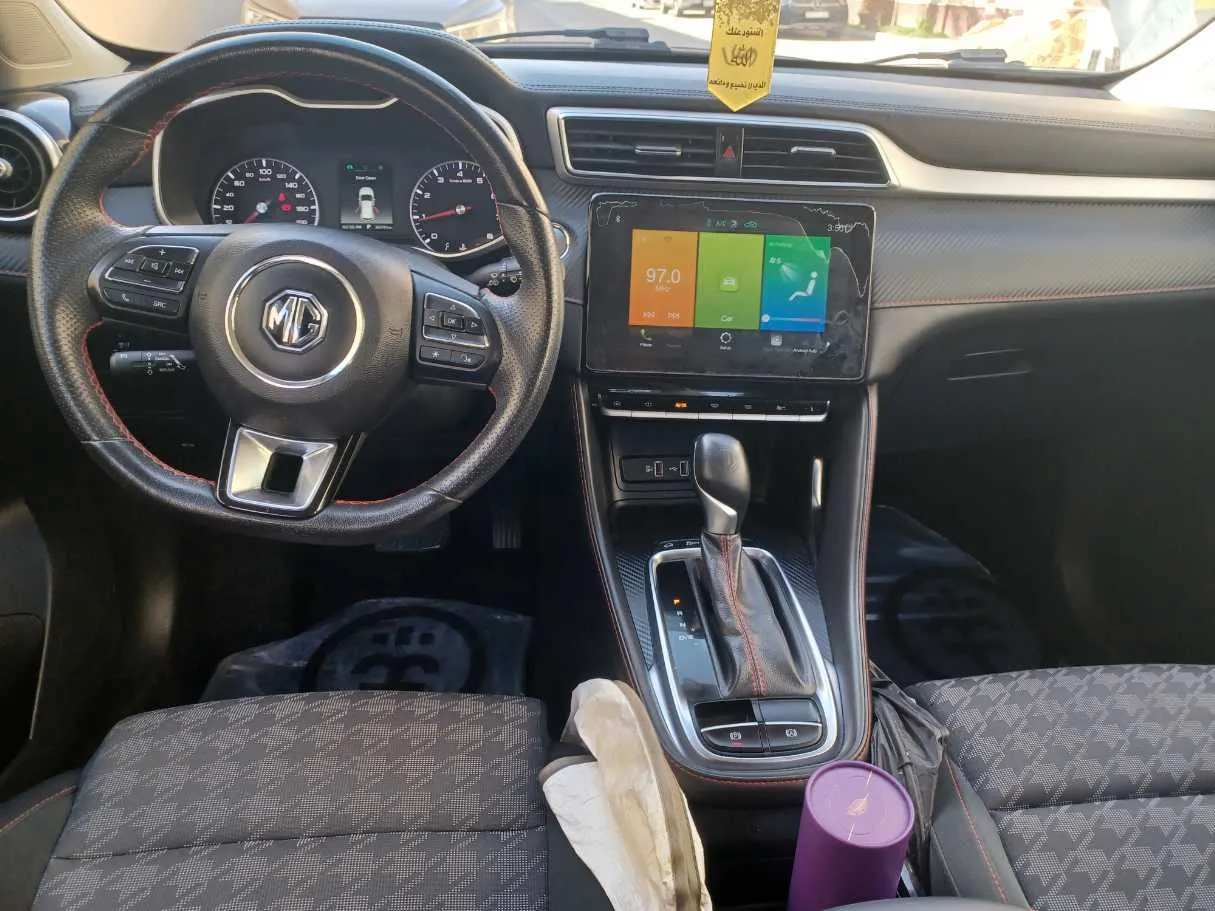 Car image 17