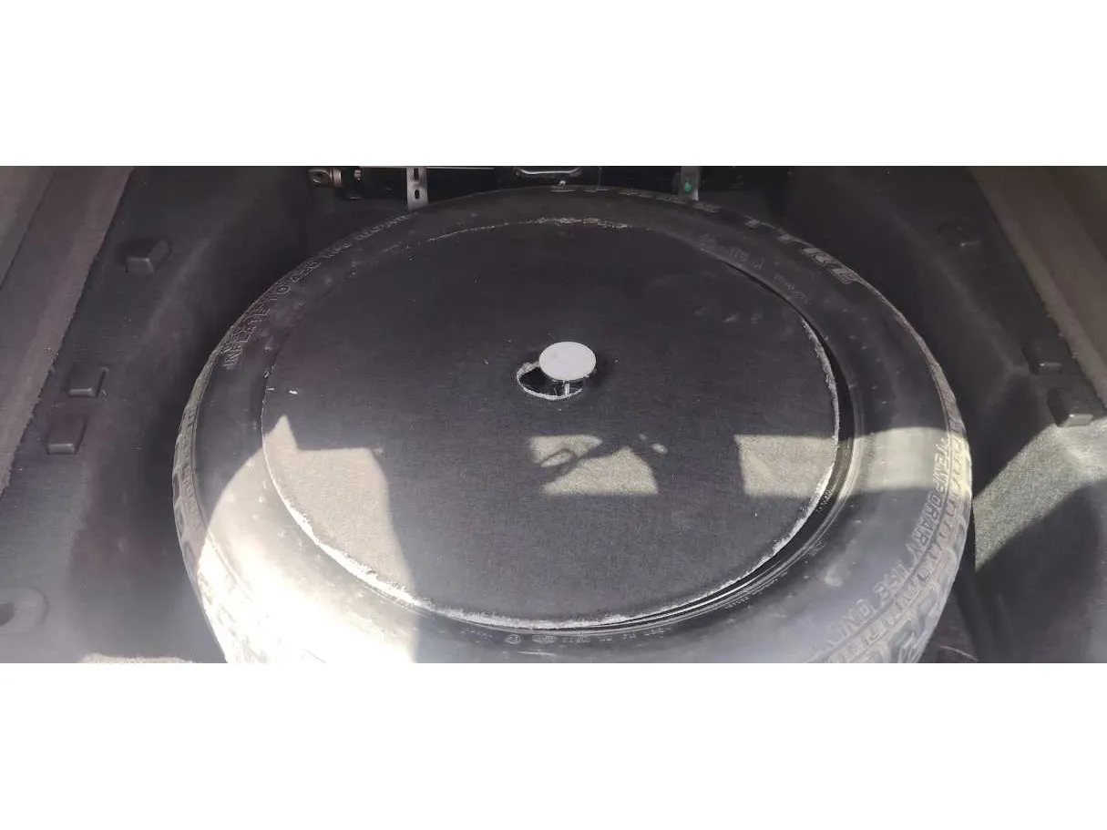 Car image 23