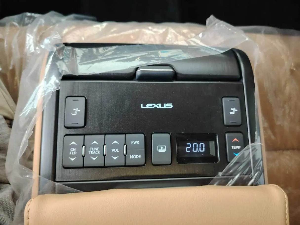 Car image 38
