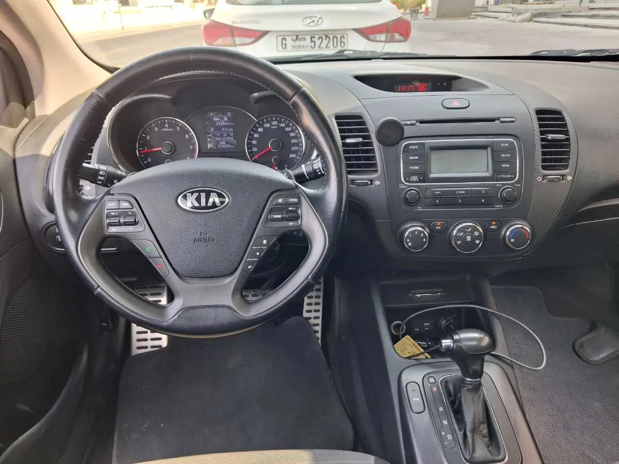 Car image 17