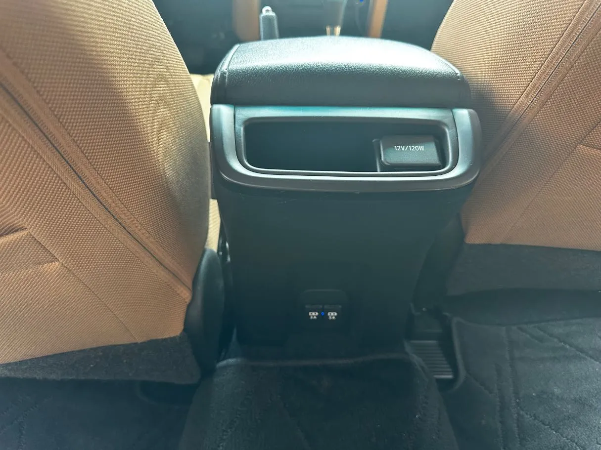 Car image 27